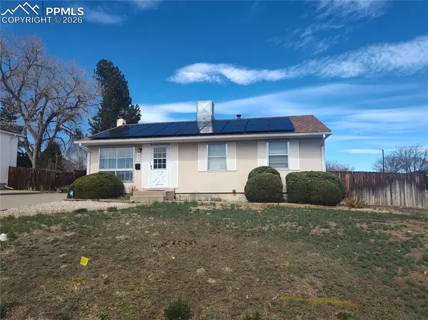37 Massari RD, Pueblo, CO 81001