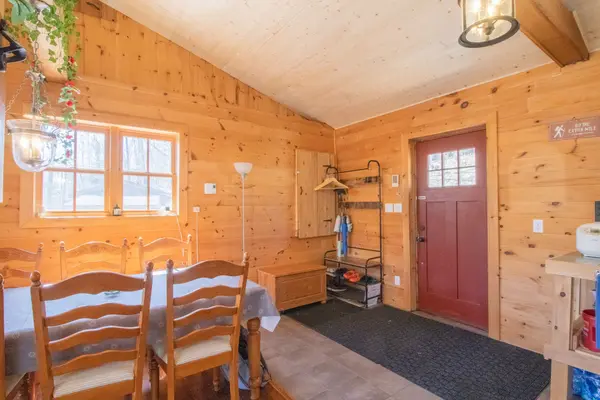 2335 Calabogie RD, Greater Madawaska, ON K0J 1G0