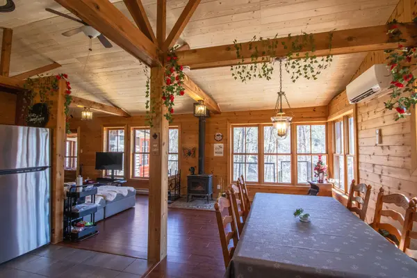 2335 Calabogie RD, Greater Madawaska, ON K0J 1G0