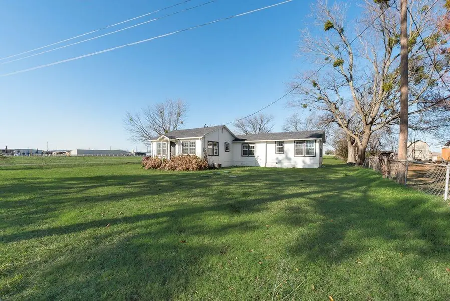 192 Diamond Ranch Road, Whitesboro, TX 76273