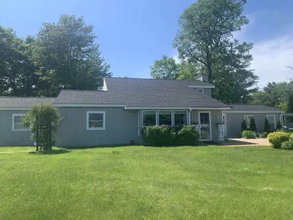 10774 S US-31, Elk Rapids Twp, MI 49690