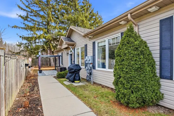 774 Ontario ST #4, Cobourg, ON K9A 3C5