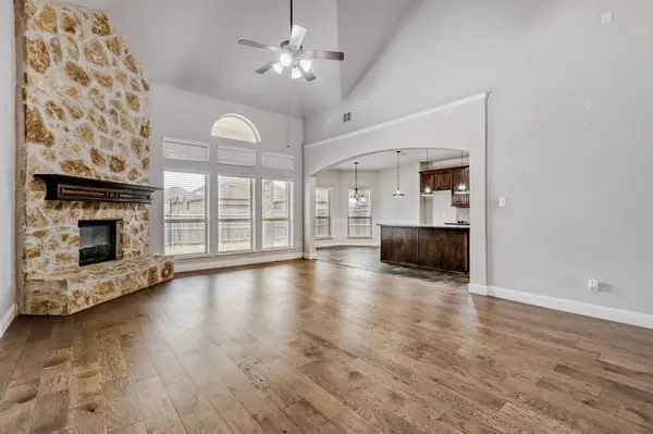 103 Garden Grove Lane, Red Oak, TX 75154