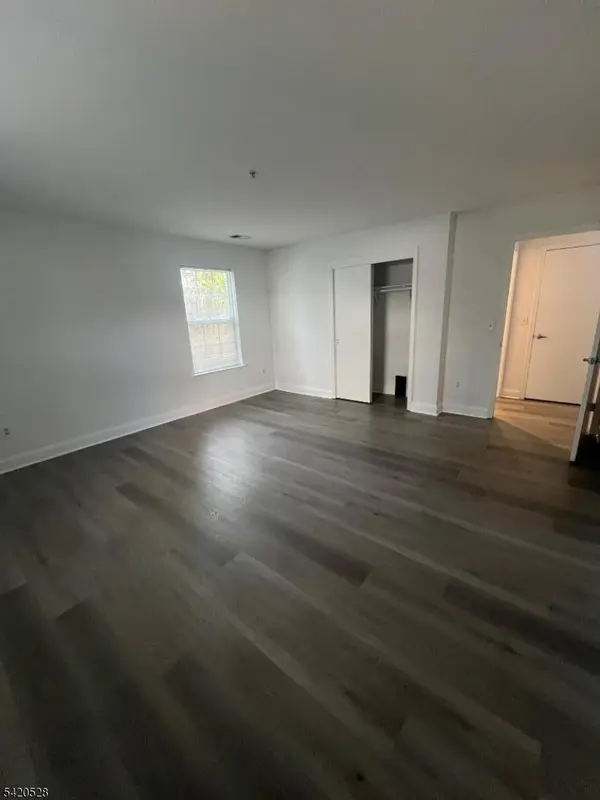 100 Liberty Village Drive #202, Warren Twp., NJ 07059