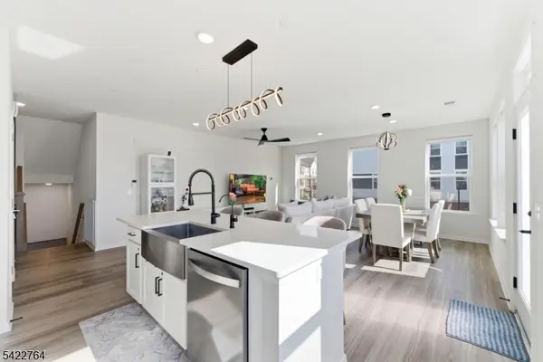 5 Sadie Cir #5201, Union Twp., NJ 07083