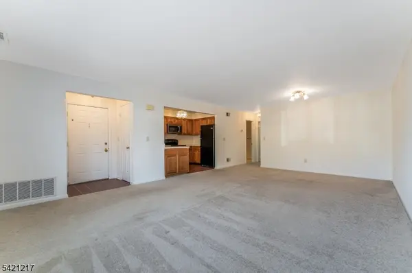 65 Westchester Ter, Clinton Twp., NJ 08801