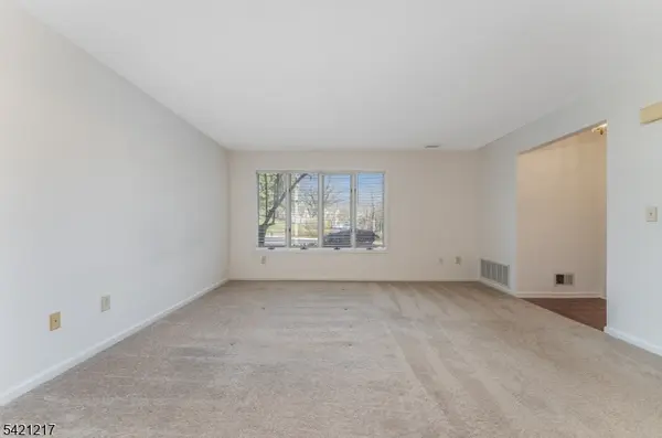 65 Westchester Ter, Clinton Twp., NJ 08801