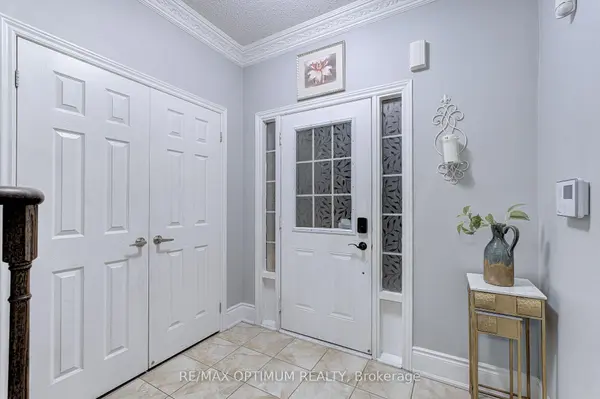 19 Teal Crest CIR, Brampton, ON L6X 2Z6