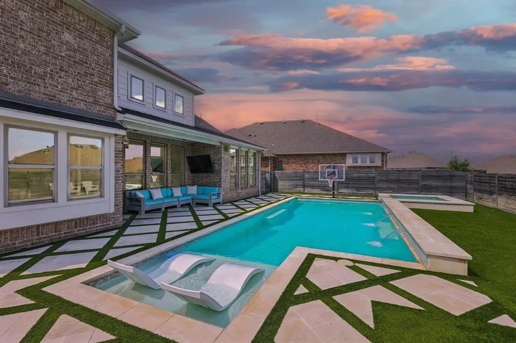 9809 Pikes Peak Place, Little Elm, TX 75068