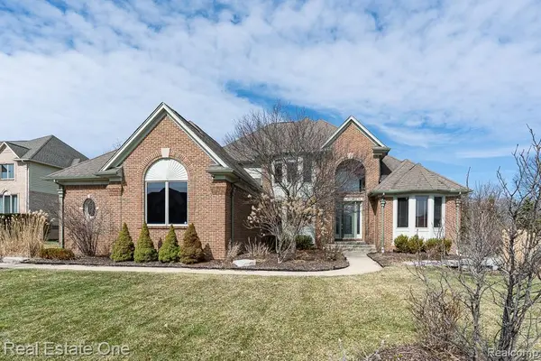 534 Parkland Hills DR, Oakland Charter Township, MI 48306