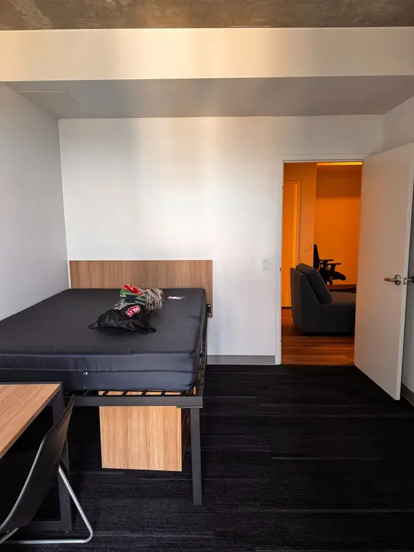 253 College ST, Toronto C01, ON M5T 1R5