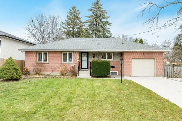 15 Davidson ST,  Barrie,  ON L4M 3R9