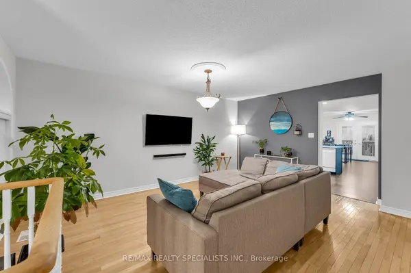 7 Margaret DR, Barrie, ON L4M 6Y7