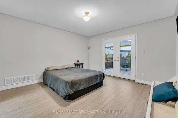 7 Margaret DR, Barrie, ON L4M 6Y7