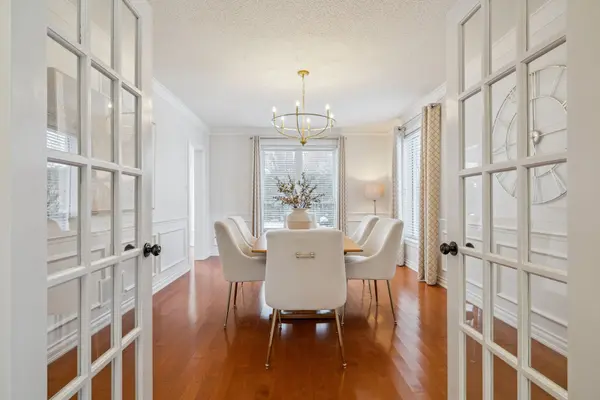 1424 The Links DR, Oakville, ON L6M 2N9