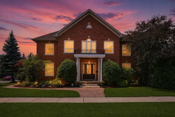 1424 The Links DR, Oakville, ON L6M 2N9