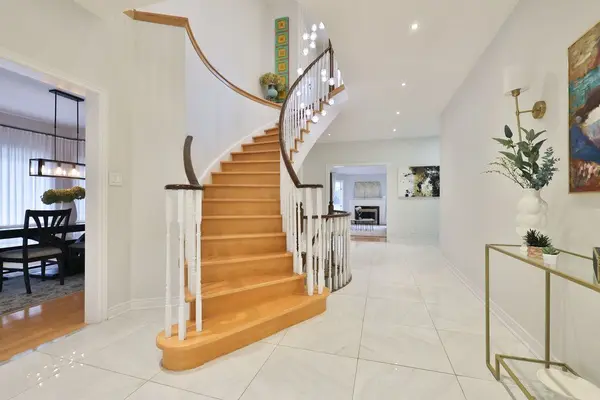 1980 Calgary CT, Mississauga, ON L5H 4J1