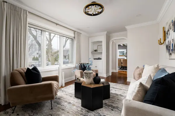 2184 Guthrie LN, Mississauga, ON L4Y 1W9