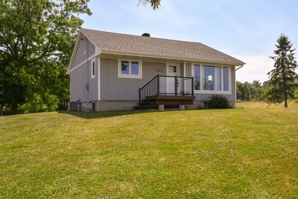 373 Highway 2 RD, Front Of Leeds & Seeleys Bay, ON K7G 2V4