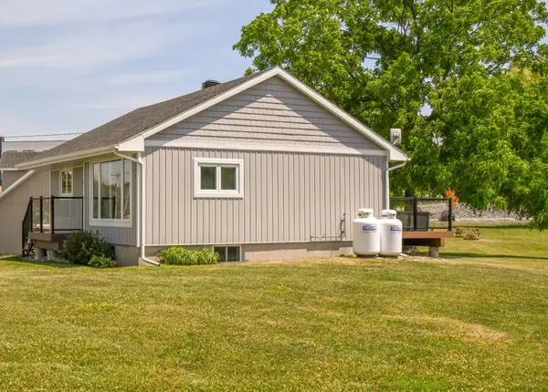 373 Highway 2 RD, Front Of Leeds & Seeleys Bay, ON K7G 2V4