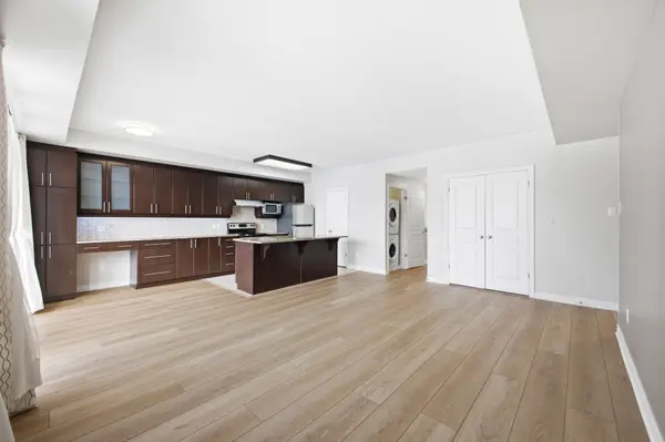 170 Hornchurch LN #C, Barrhaven, ON K2J 2T3