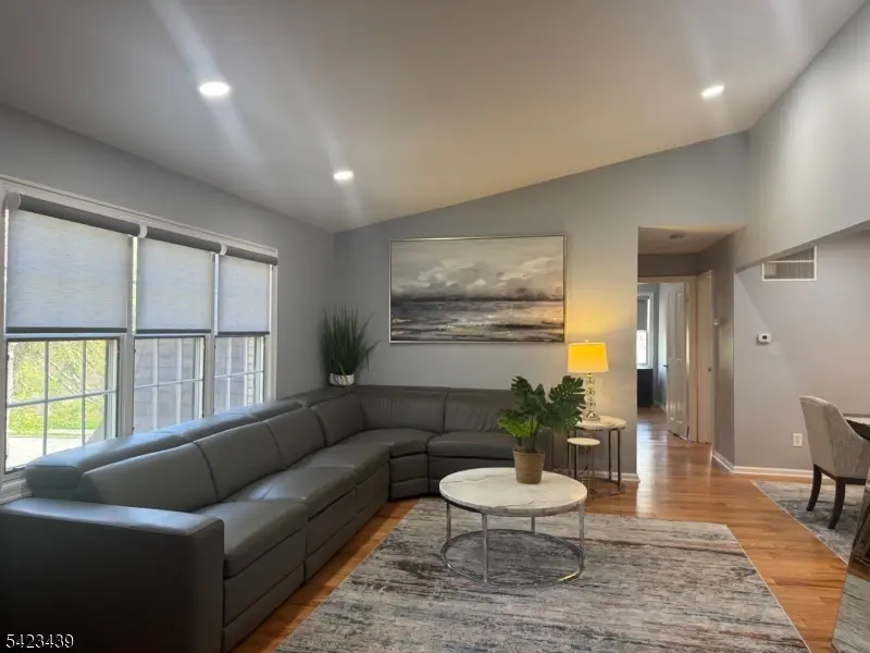 50 Falls Bridge Dr #50, Totowa Boro, NJ 07512