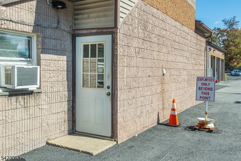 52 Hampton House Rd South, Hampton Twp., NJ 07860