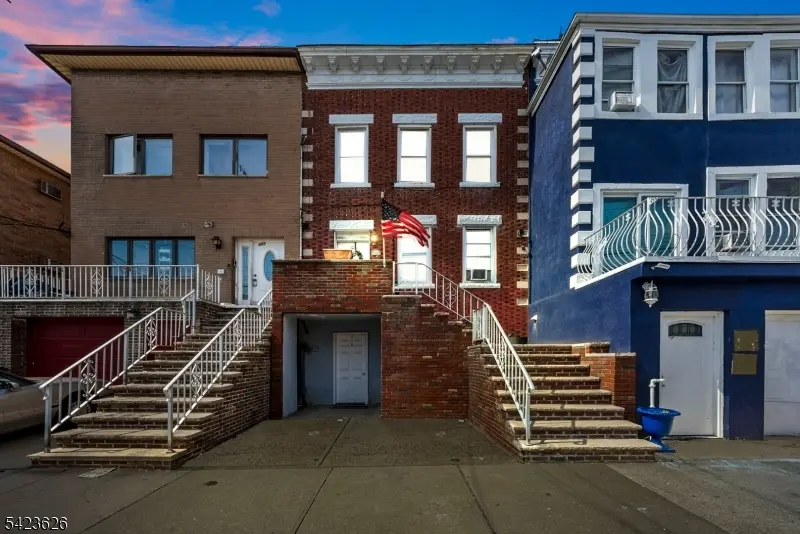 659 Kennedy Blvd, Bayonne City, NJ 07002