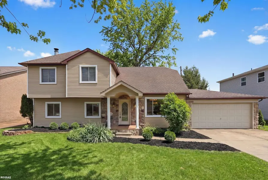 38044 Mallast ST, Harrison Twp, MI 48045