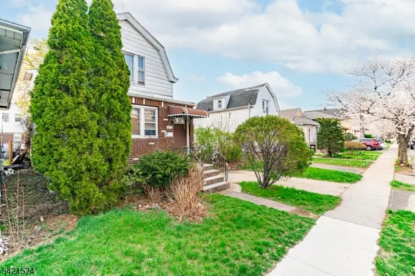 375 Westervelt Pl, Lodi Boro, NJ 07644