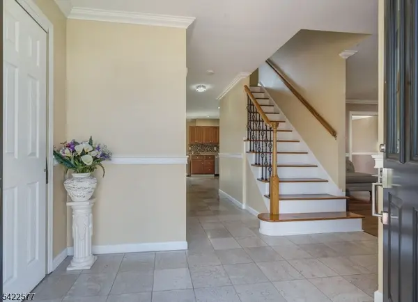 38 Johanna Court, Piscataway Twp., NJ 08854