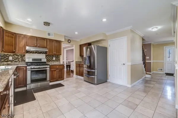 38 Johanna Court, Piscataway Twp., NJ 08854