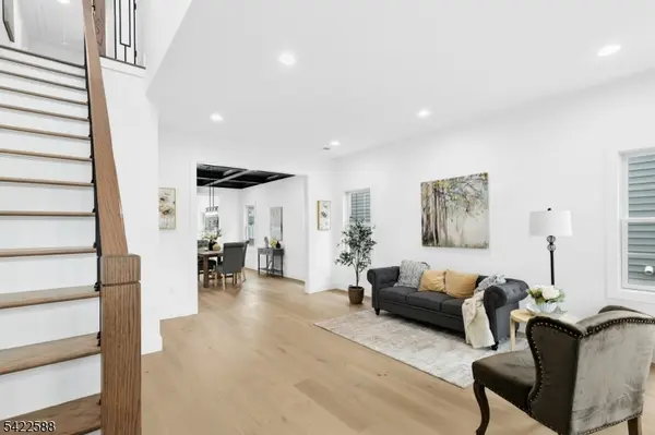 332 Pershing Ave, Roselle Park Boro, NJ 07204