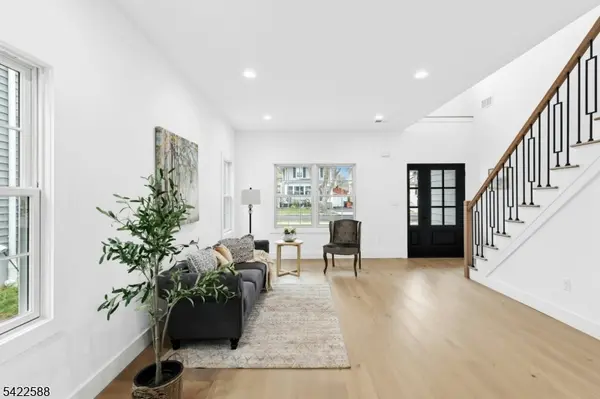 332 Pershing Ave, Roselle Park Boro, NJ 07204