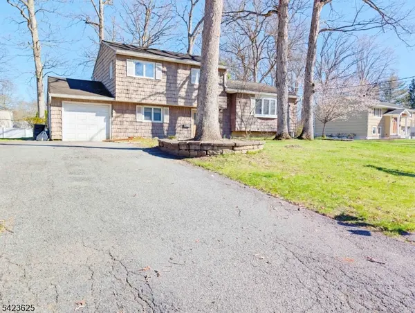 14 Bunyan Dr, Livingston Twp., NJ 07039