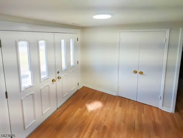 14 Bunyan Dr, Livingston Twp., NJ 07039