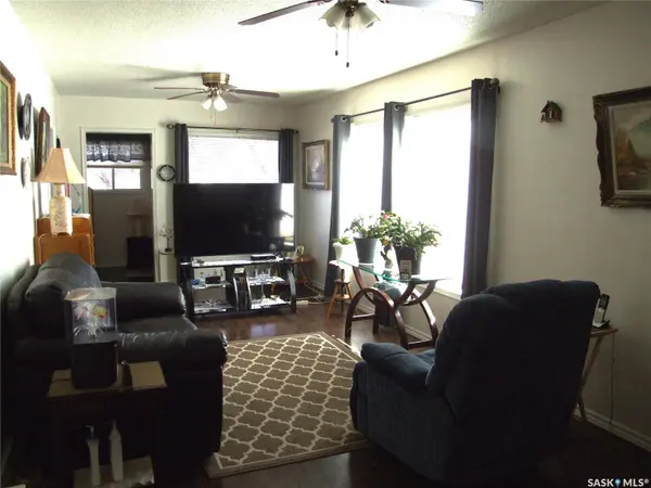 216 1st STREET W, Leader, SK S0N 1H0