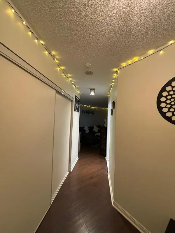 135 HILLCREST AVE AVE #212, Mississauga, ON L5B 4B1