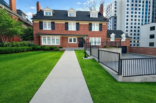 653 Talbot ST, London East, ON N6A 2T6