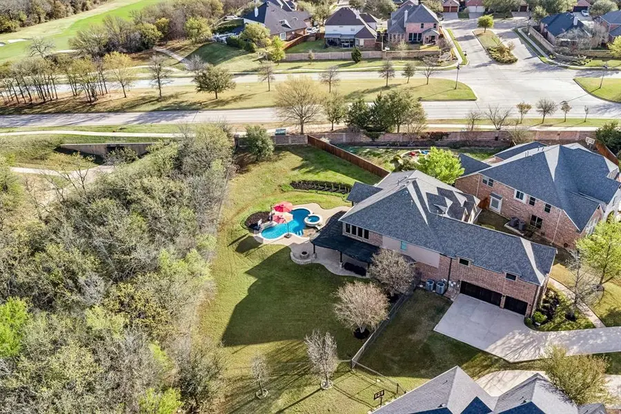 9025 Thompson Drive, Lantana, TX 76226