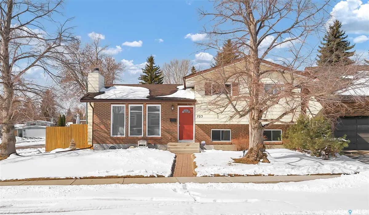 703 Candle COURT, Saskatoon, SK S7K 4Z9