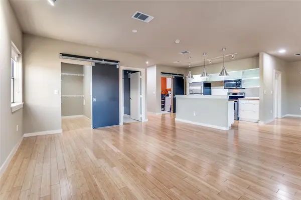 1111 S Akard Street #300, Dallas, TX 75215