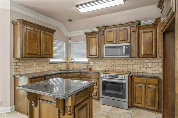 204 Pearwood Circle, Haughton, LA 71037