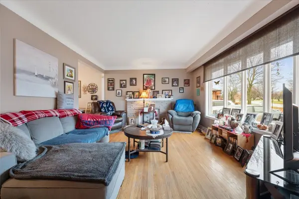 18 Karen CRES, Welland, ON L3C 2Y6