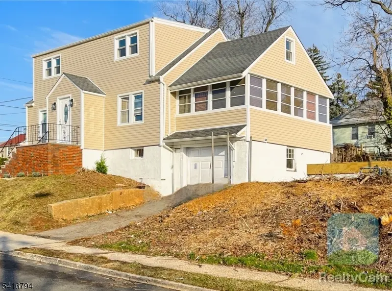 631 Elm St, Roselle Boro, NJ 07203