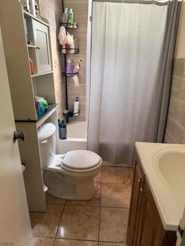 136 Garside St, Newark City, NJ 07104