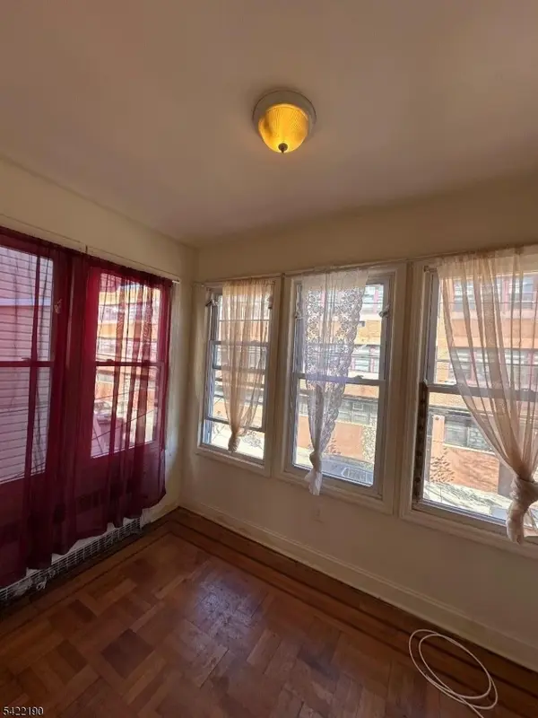 89 Aldine St, Newark City, NJ 07112