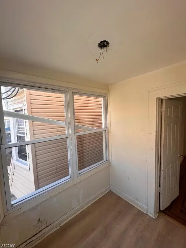 89 Aldine St, Newark City, NJ 07112