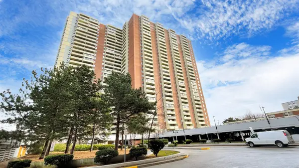 5 Massey SQ #2103, Toronto E03, ON M4C 5L6