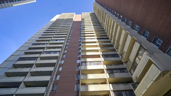 5 Massey SQ #2103, Toronto E03, ON M4C 5L6